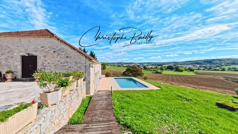 Propriété - 310 m² - 11 pièces