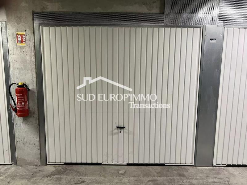 Parking / Garage - 12 m²