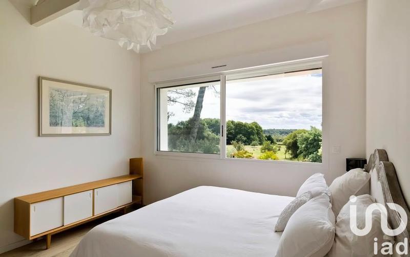 Maison - 263 m² - 8 pièces