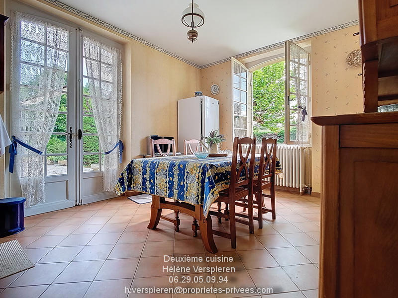 Maison - 217 m² - 10 pièces