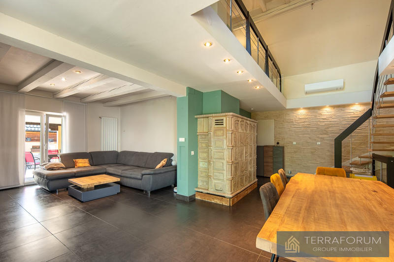 Maison - 202 m² - 9 pièces