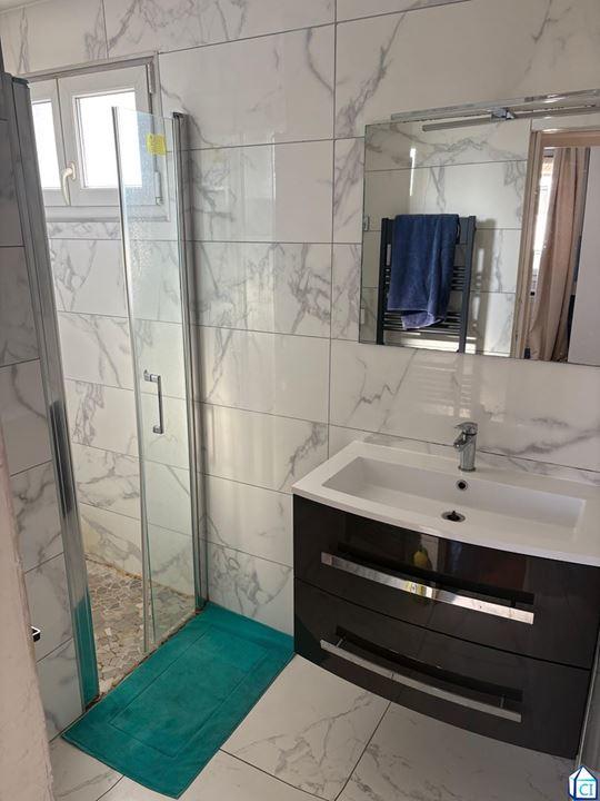 Maison traditionnelle - 88 m² - 4 pièces