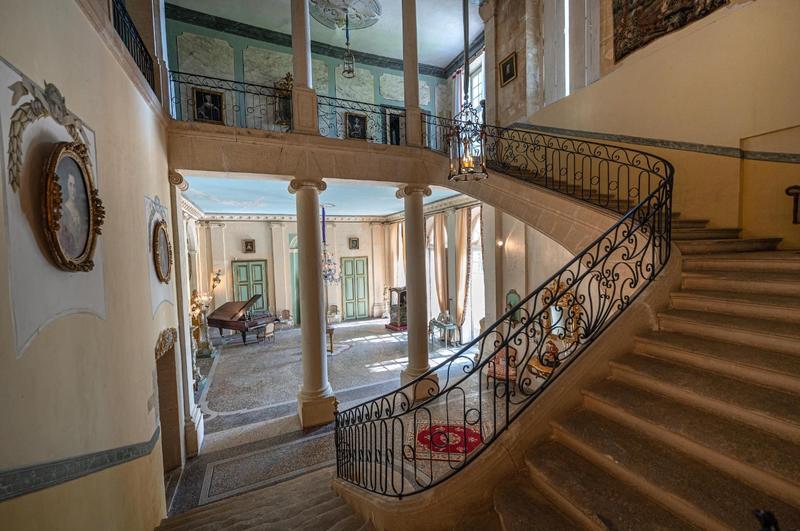 Manoir - 2 500 m² - 38 pièces