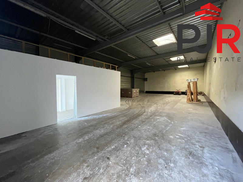 Local d'activités - 285 m²