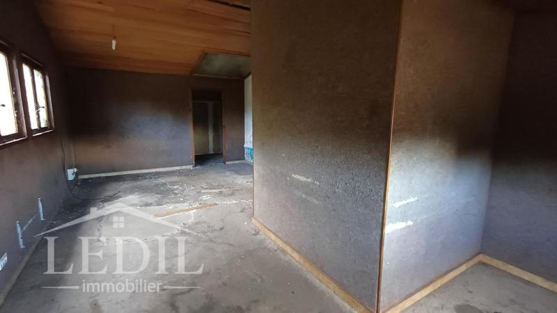 Entrepôt - 376 m² - 1 pièce