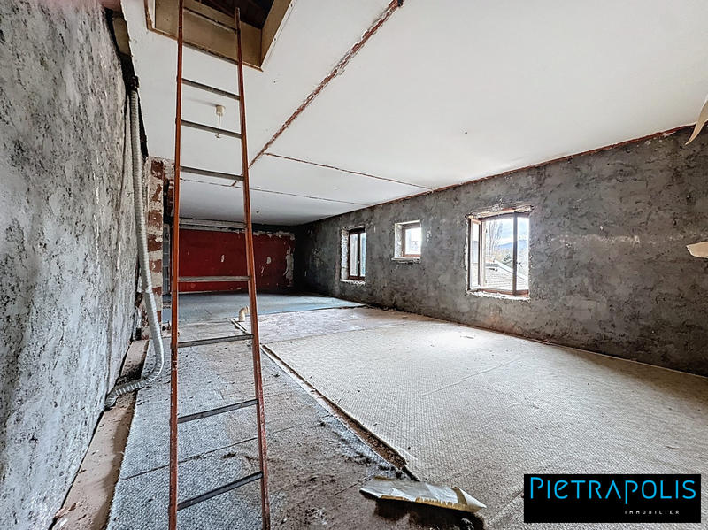 Maison ancienne - 160 m² - 3 pièces