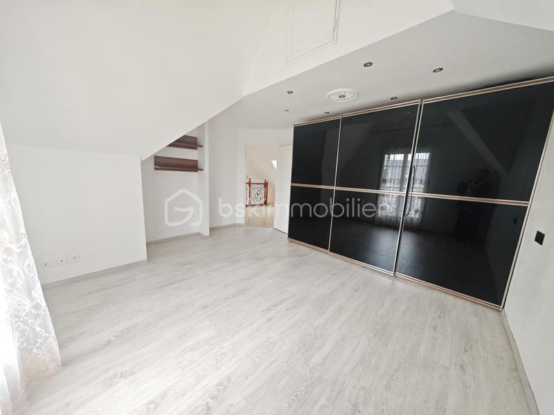 Maison traditionnelle - 122 m² - 5 pièces