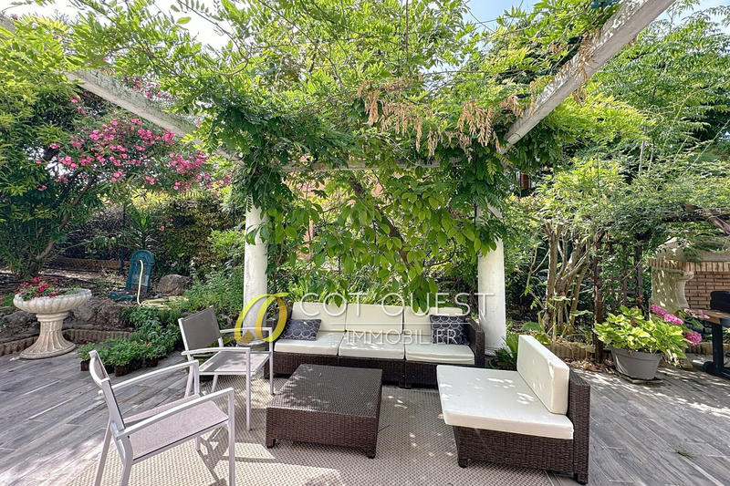 Maison - 226 m² - 6 pièces