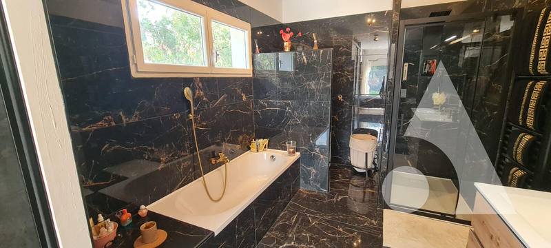 Maison - 164 m² - 7 pièces