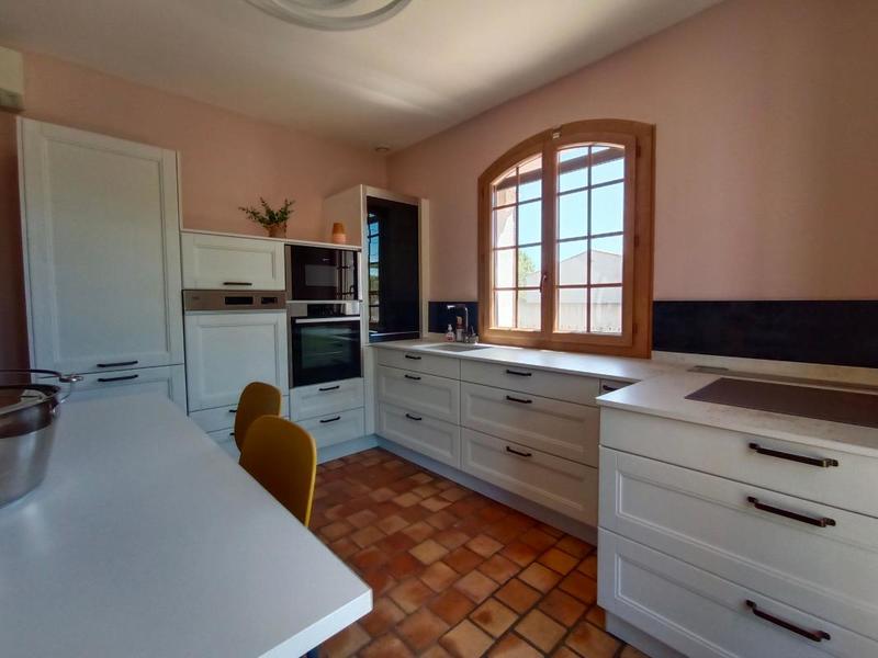 Maison - 250 m² - 6 pièces