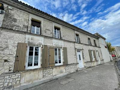 Maison - 180 m² - 8 pièces