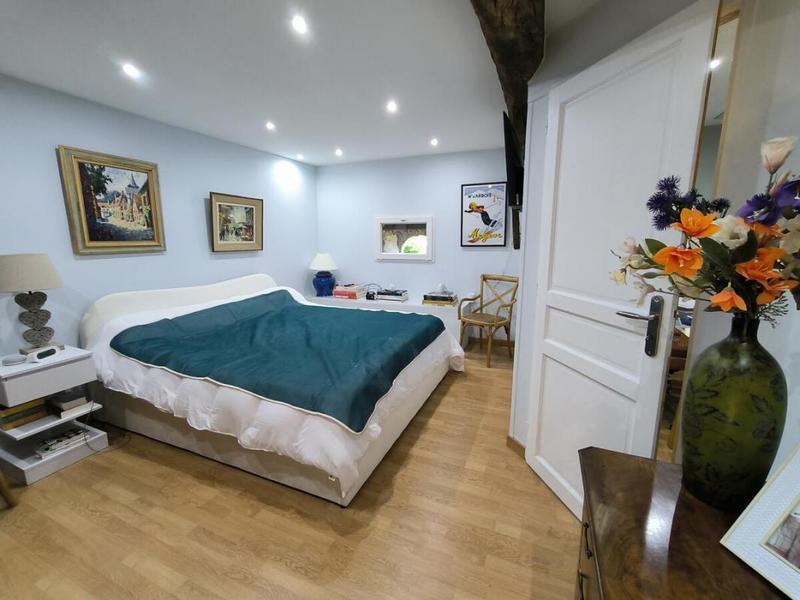 Maison ancienne - 211 m² - 7 pièces