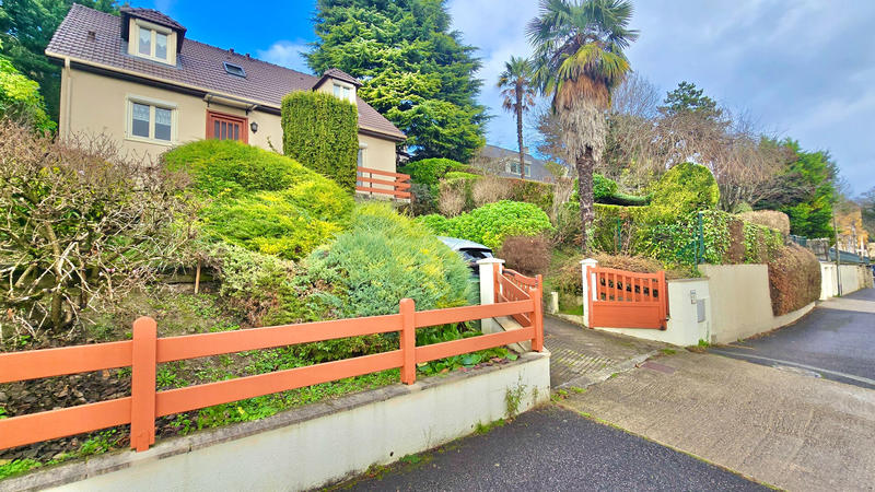 Maison - 132 m² - 8 pièces