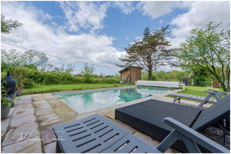 Maison - 250 m² - 8 pièces