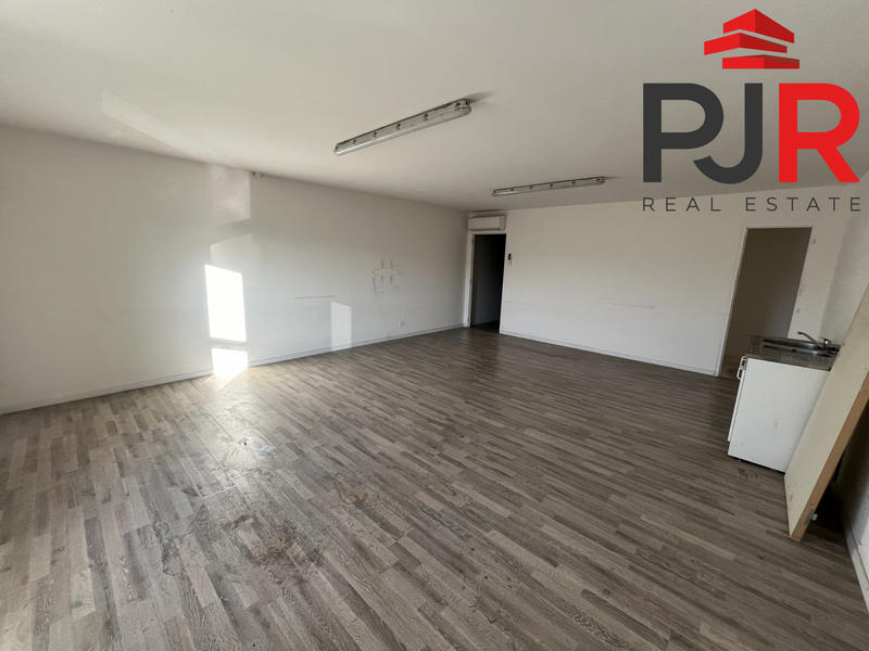 Local d'activités - 267 m²