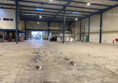 Entrepôt - 9 500 m²