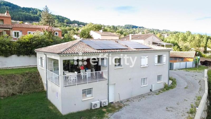 Villa - 186 m² - 9 pièces