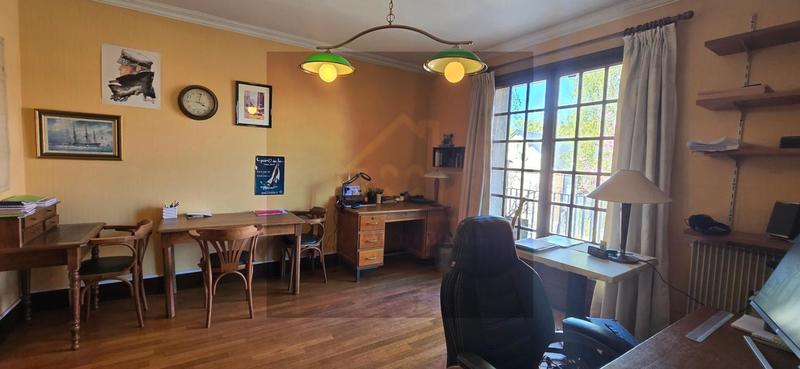 Propriété - 250 m² - 6 pièces