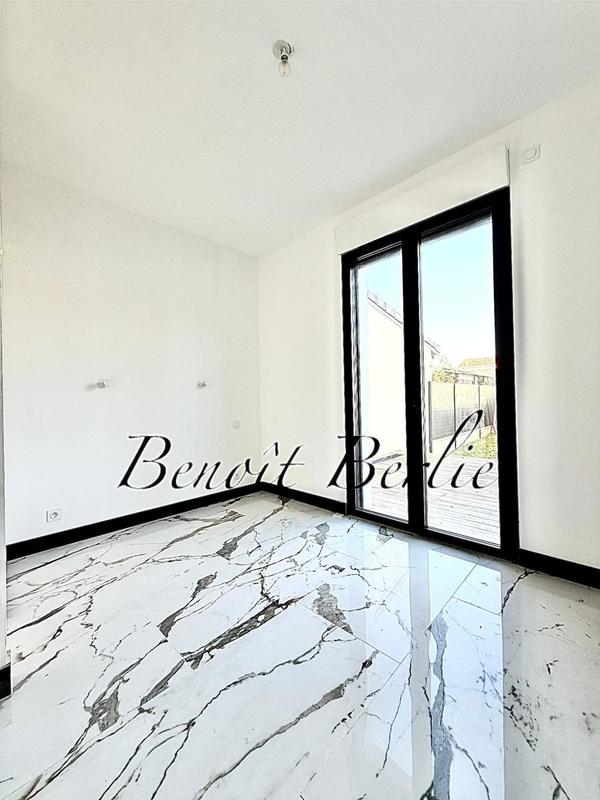 Maison - 217 m² - 7 pièces