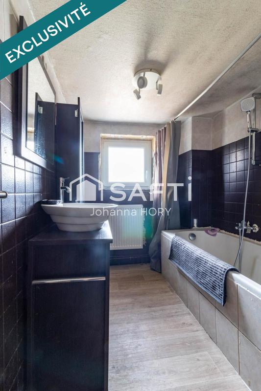 Maison - 216 m² - 10 pièces