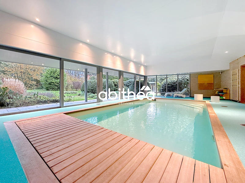 Propriété - 451 m² - 12 pièces