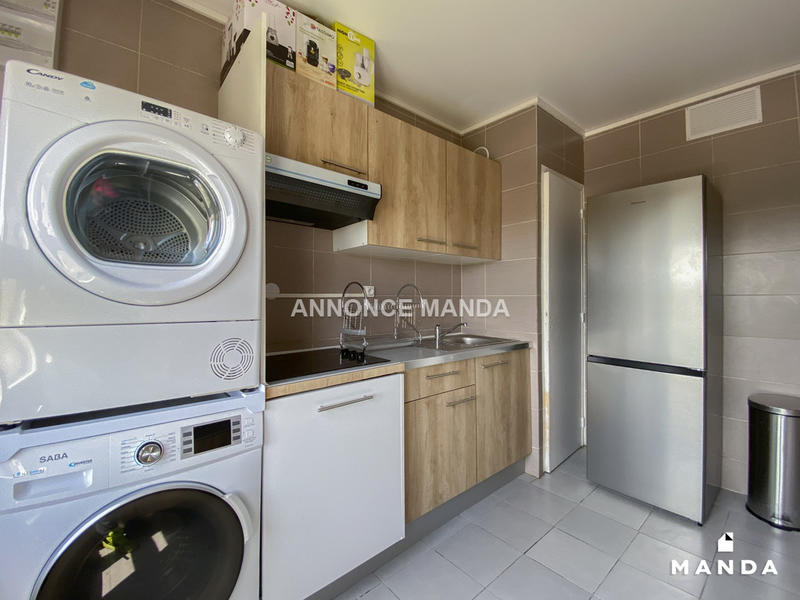 Chambre - 10 m² - 7 pièces