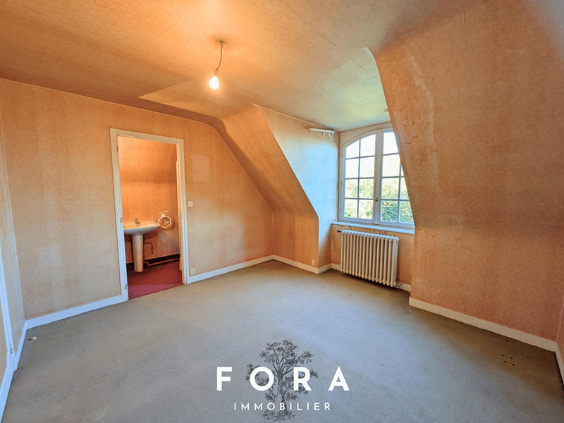 Maison - 212 m² - 8 pièces