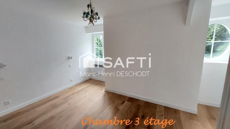 Maison - 230 m² - 8 pièces