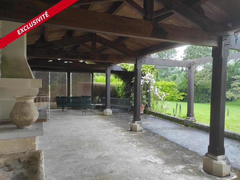 Maison - 410 m² - 10 pièces