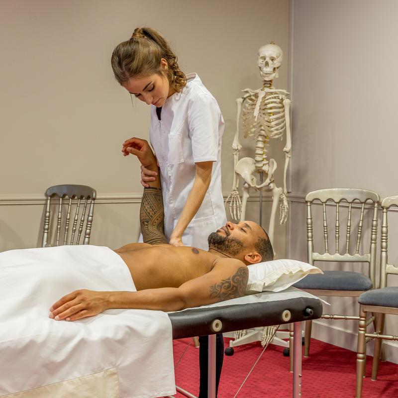 Ostéopathe Paris - Mathilde Locqueville