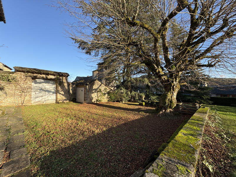 Maison - 250 m² - 8 pièces