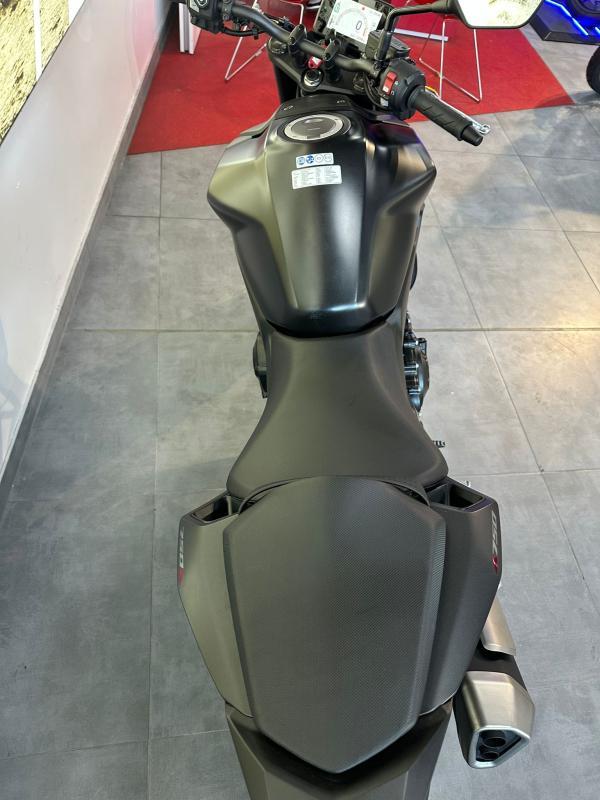 Honda Hornet 750 Full