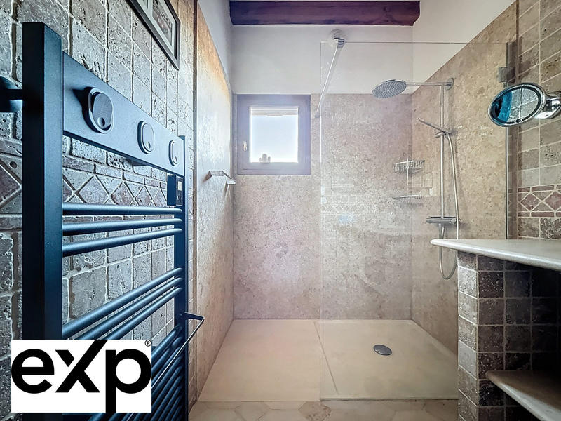 Maison - 267 m² - 8 pièces