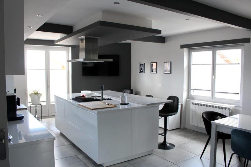 Maison - 470 m² - 9 pièces