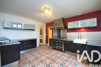 Maison - 212 m² - 5 pièces