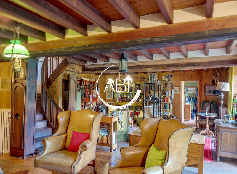 Maison ancienne - 172 m² - 6 pièces