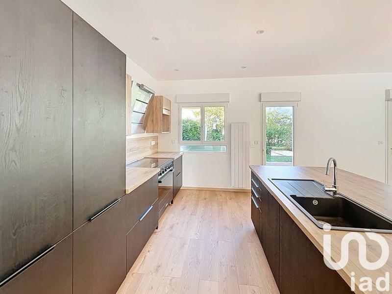 Maison - 230 m² - 8 pièces