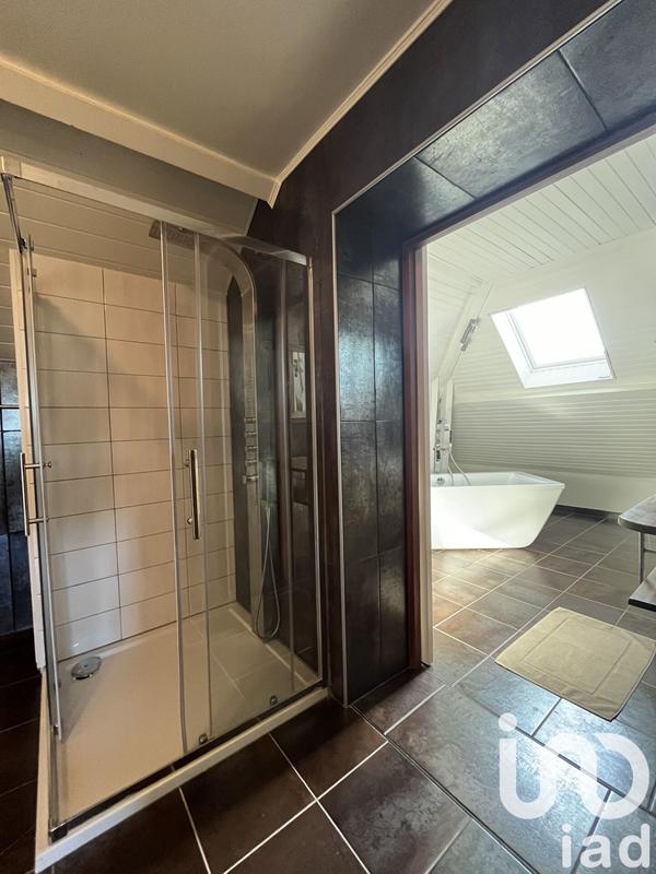 Maison - 180 m² - 7 pièces