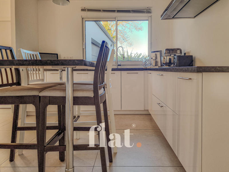 Maison - 172 m² - 8 pièces