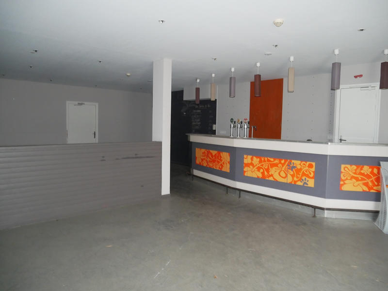 Maison - 1 m² - 17 pièces