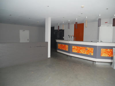 Maison - 1 m² - 17 pièces