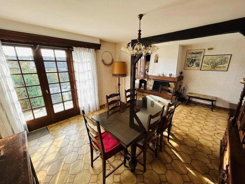 Maison - 93 m² - 5 pièces