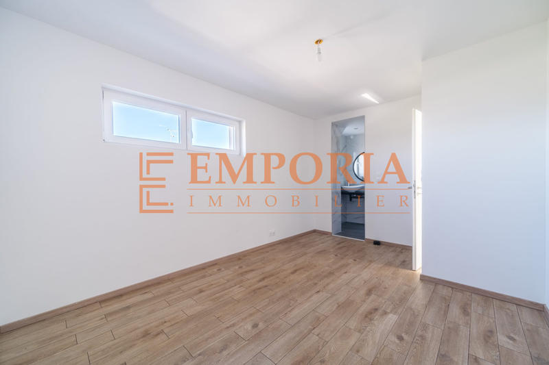 Maison - 143 m² - 6 pièces