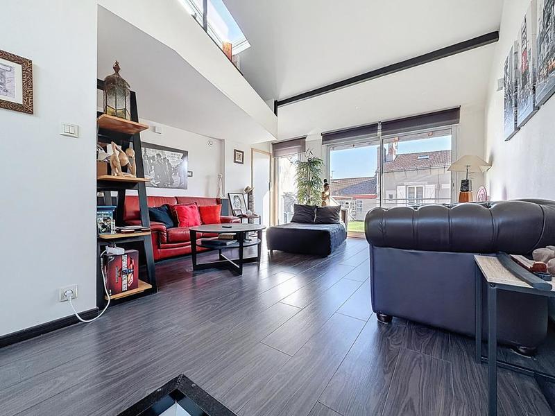 Loft - 121 m² - 4 pièces