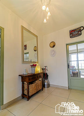 Maison - 244 m² - 8 pièces