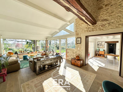 Maison - 250 m² - 7 pièces