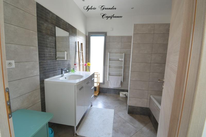 Maison - 180 m² - 5 pièces