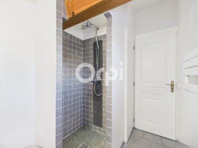 Maison - 220 m² - 7 pièces