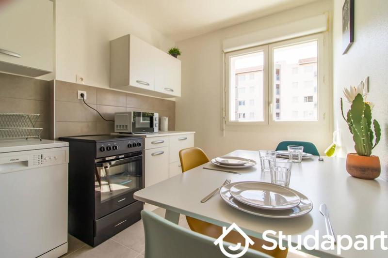 Chambre - 10 m² - 1 pièce