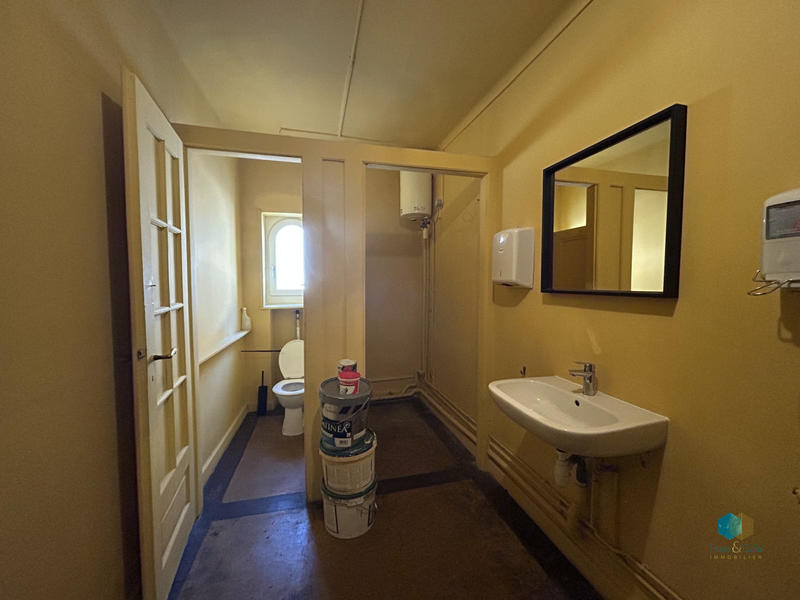 Bureau - 115 m² - 5 pièces